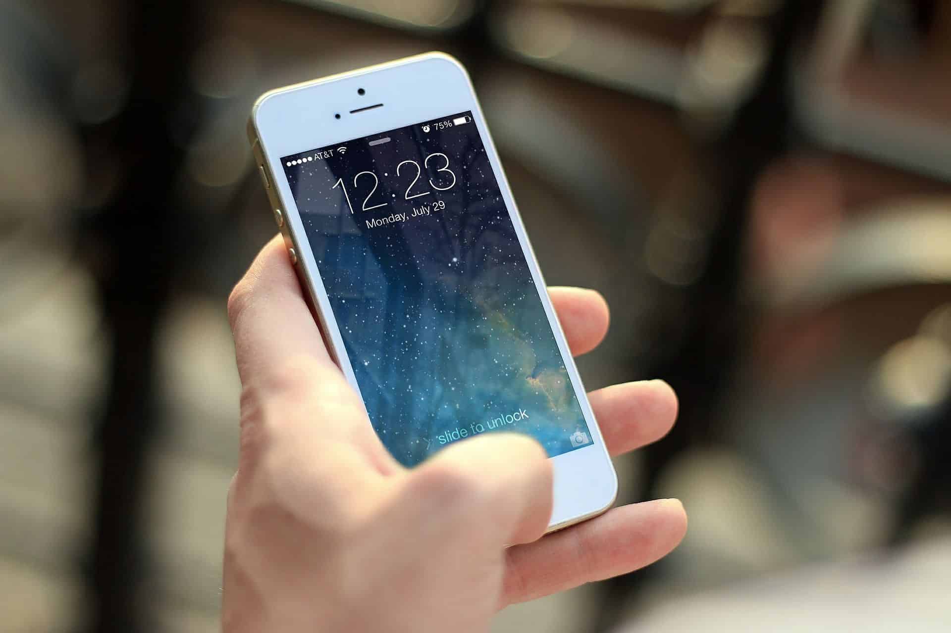a new iphone bug allows anyone access to private photos